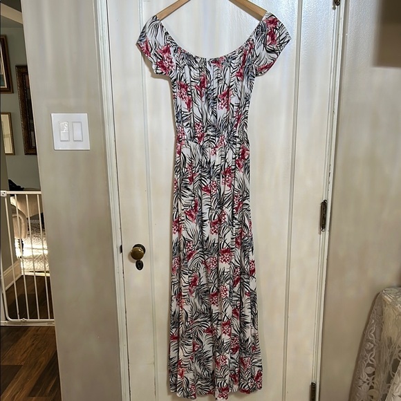 Tropical Floral Off-Shoulder Romper Maxi - Picture 5 of 8